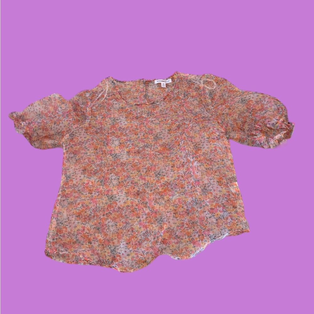 Roommates
Sheer top
Size small S